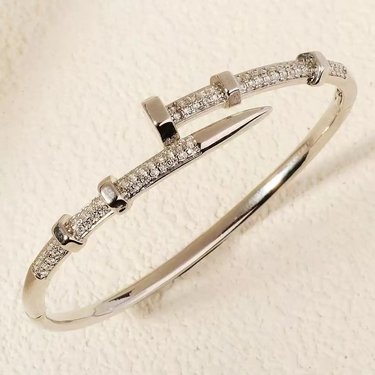 Classic Stainless Steel Woman's Nail Bracelet Europe and the United States Popular Bracelets Sparkling Zircon Bangle As A Gift